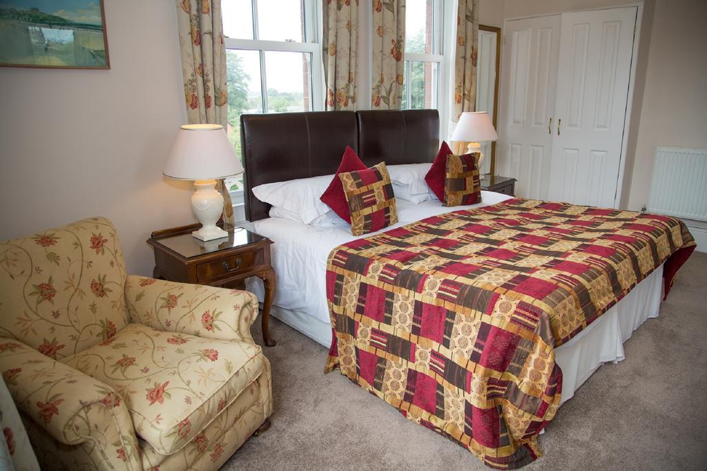 Bed and Breakfast Southbank House Херефорд Экстерьер фото