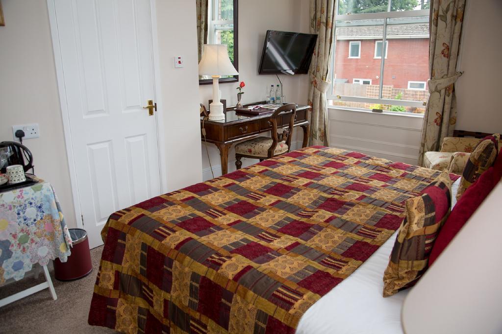 Bed and Breakfast Southbank House Херефорд Экстерьер фото
